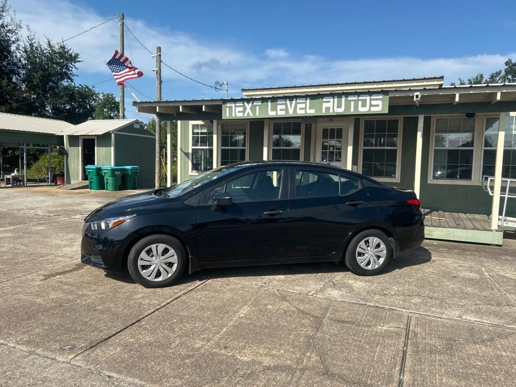 Nissan Versa S CVT 2020
