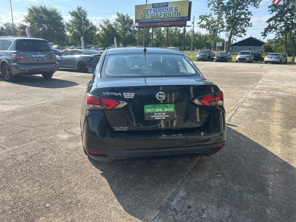 Nissan Versa S CVT 2020