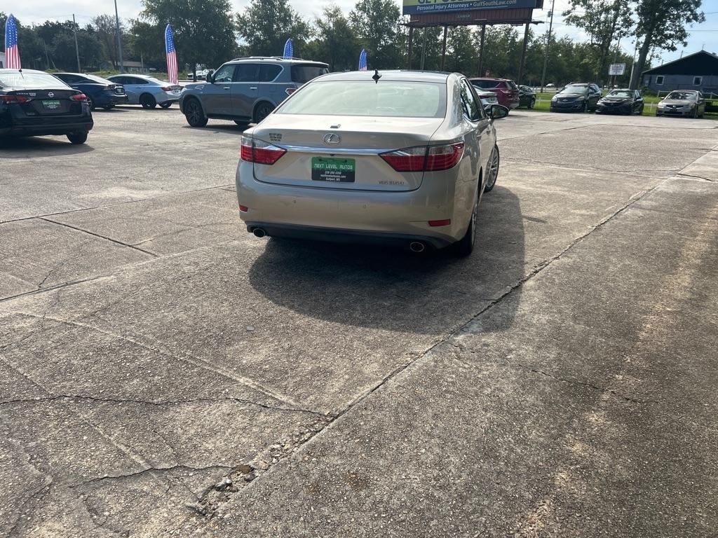 Lexus ES 350 4dr Sdn 2015
