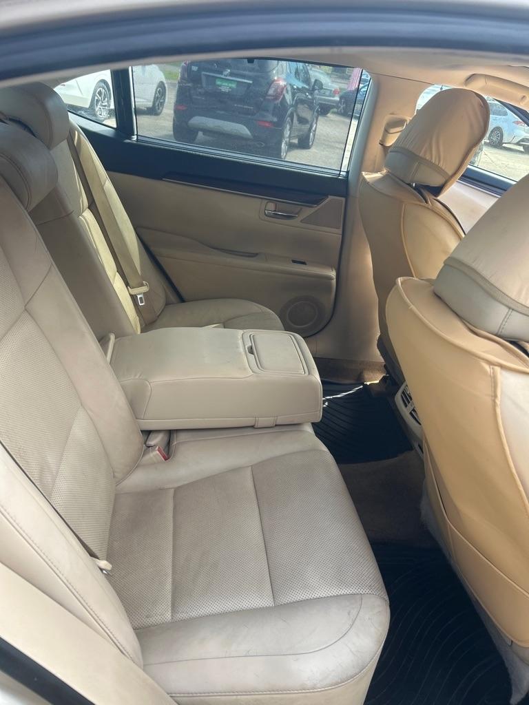 Lexus ES 350 4dr Sdn 2015