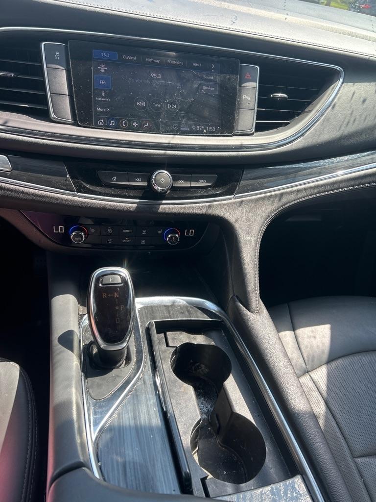 Buick Enclave FWD 4dr Essence 2021