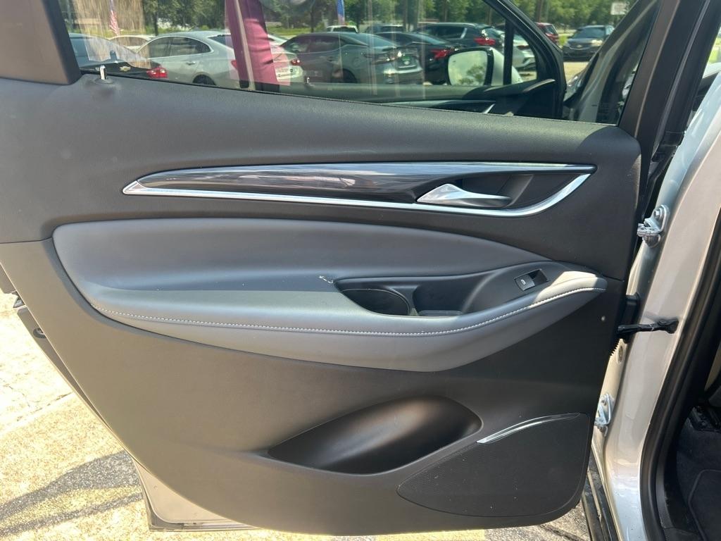Buick Enclave FWD 4dr Essence 2021
