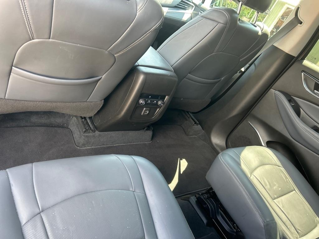Buick Enclave FWD 4dr Essence 2021