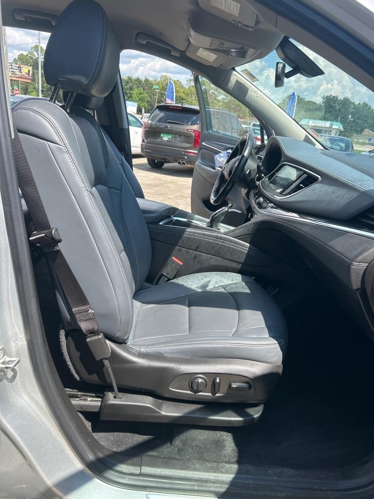 Buick Enclave FWD 4dr Essence 2021