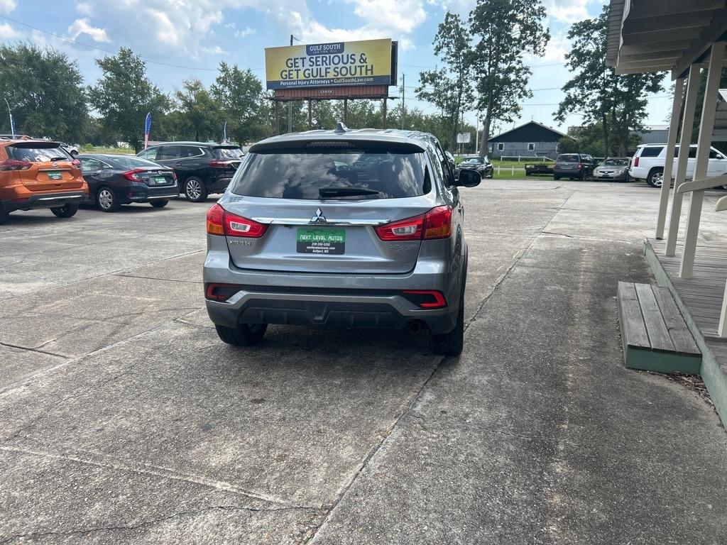 Mitsubishi Outlander Sport ES 2.0 CVT 2018