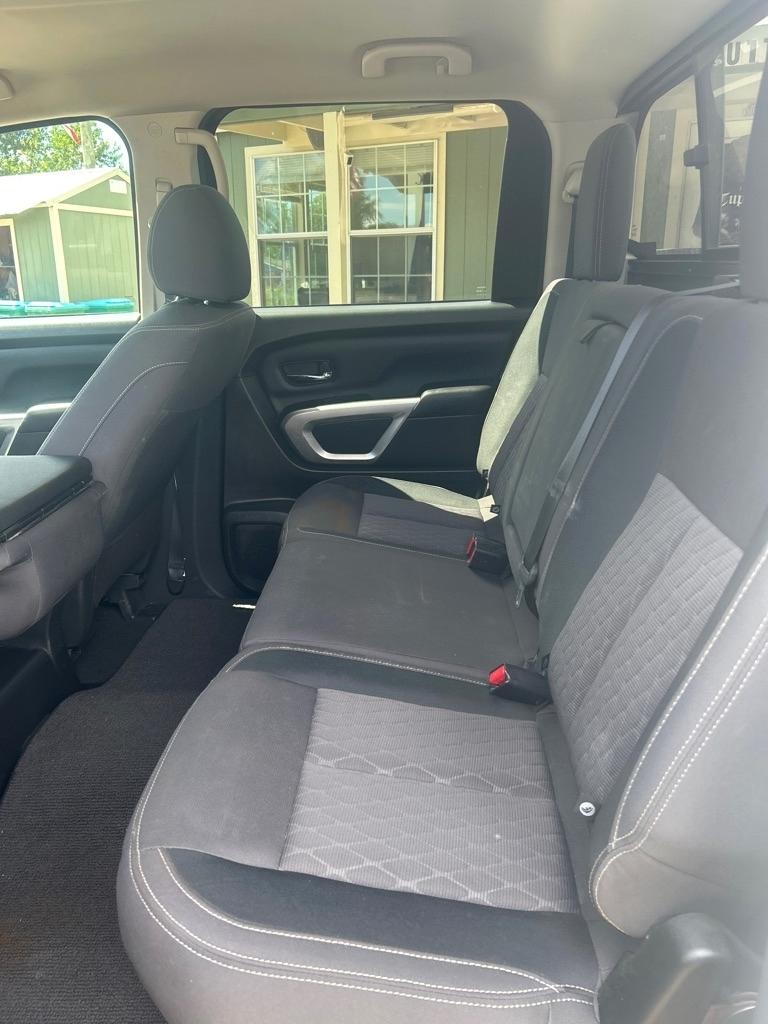 Nissan Titan 4x4 Crew Cab SV 2022