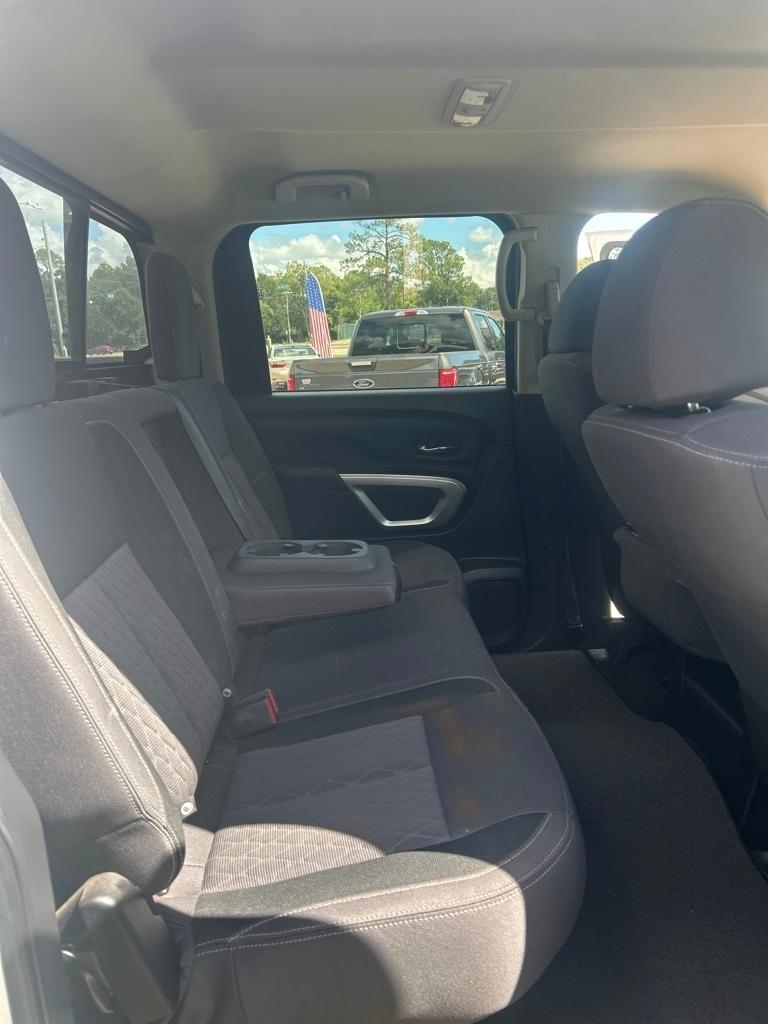 Nissan Titan 4x4 Crew Cab SV 2022