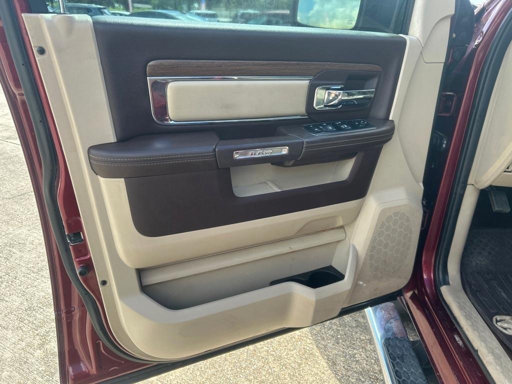 RAM 1500 Laramie 4x2 Crew Cab 5'7" Box 2017