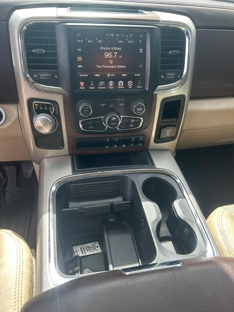 RAM 1500 Laramie 4x2 Crew Cab 5'7" Box 2017