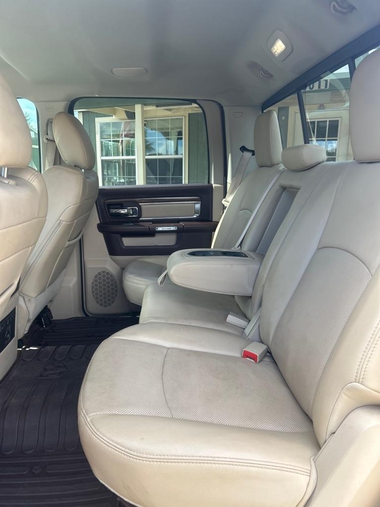 RAM 1500 Laramie 4x2 Crew Cab 5'7" Box 2017