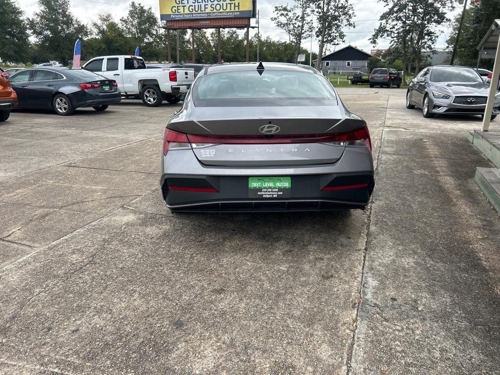 Hyundai Elantra SEL IVT 2024