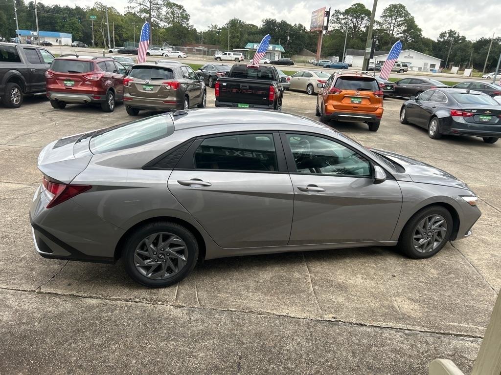 Hyundai Elantra SEL IVT 2024