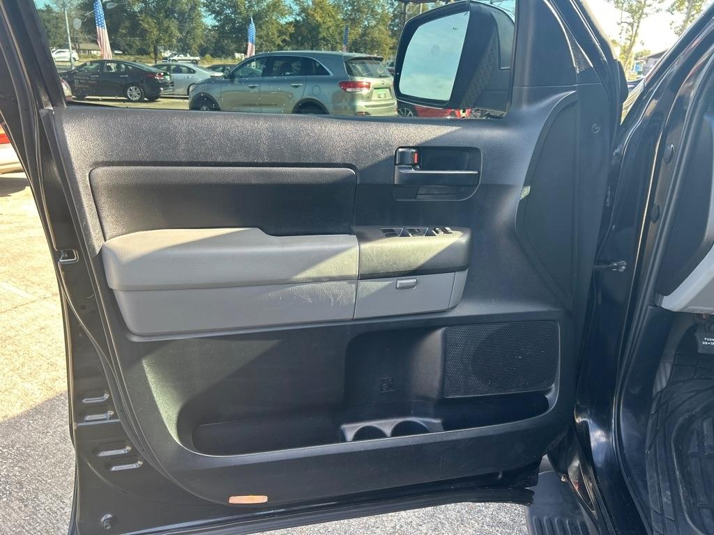 Toyota Tundra 2WD Truck CrewMax 4.6L V8 6-Spd AT (Natl) 2010