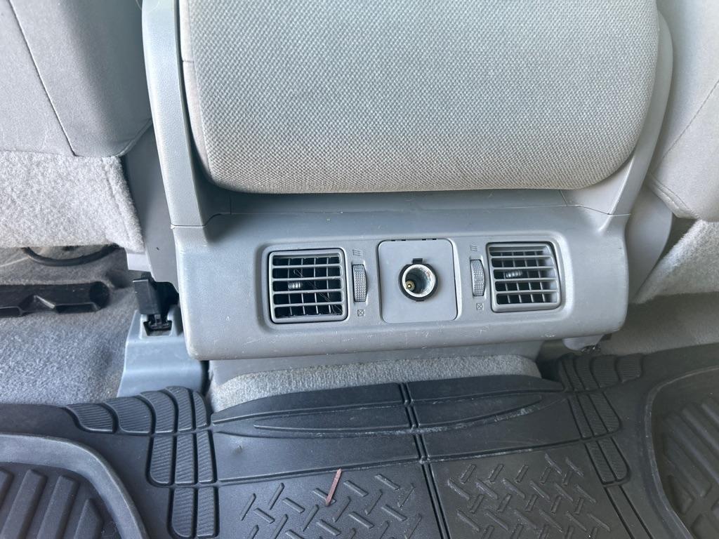 Toyota Tundra 2WD Truck CrewMax 4.6L V8 6-Spd AT (Natl) 2010