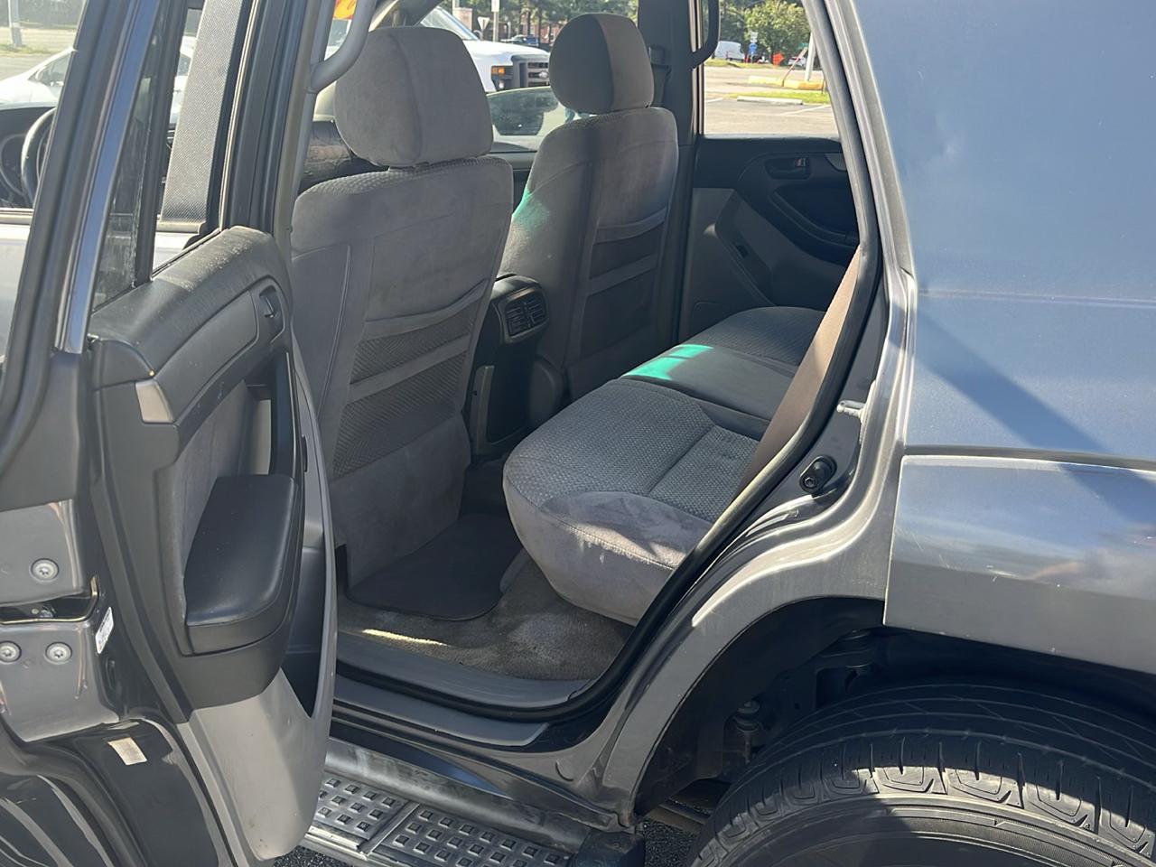 Toyota 4Runner 4dr SR5 V8 Auto (Natl) 2004