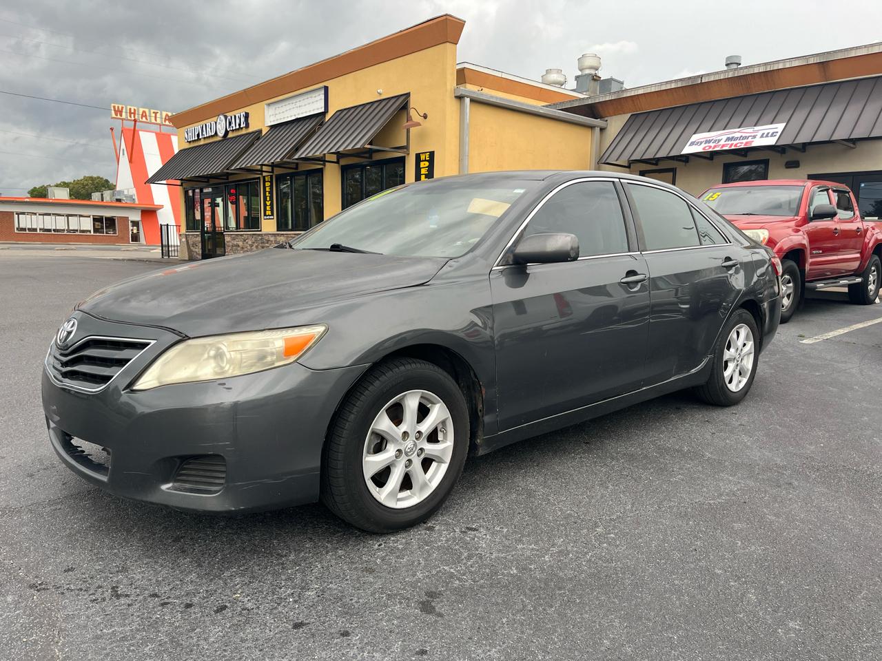 Toyota Camry 4dr Sdn I4 Man LE (Natl) 2011