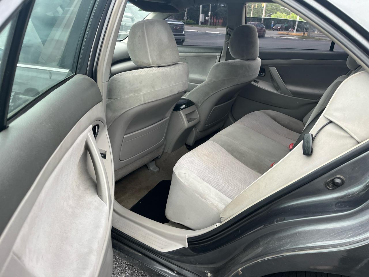 Toyota Camry 4dr Sdn I4 Man LE (Natl) 2011