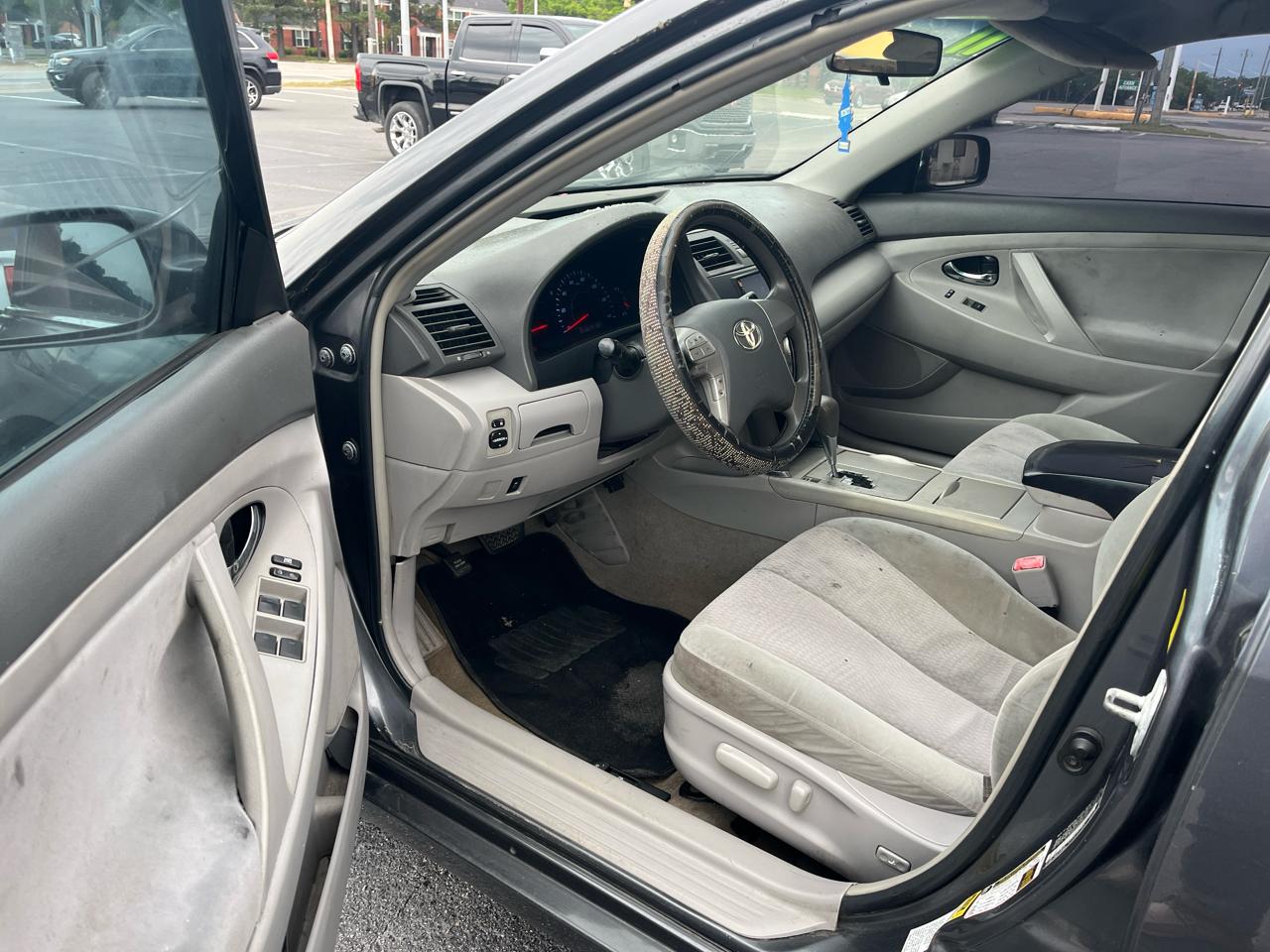 Toyota Camry 4dr Sdn I4 Man LE (Natl) 2011