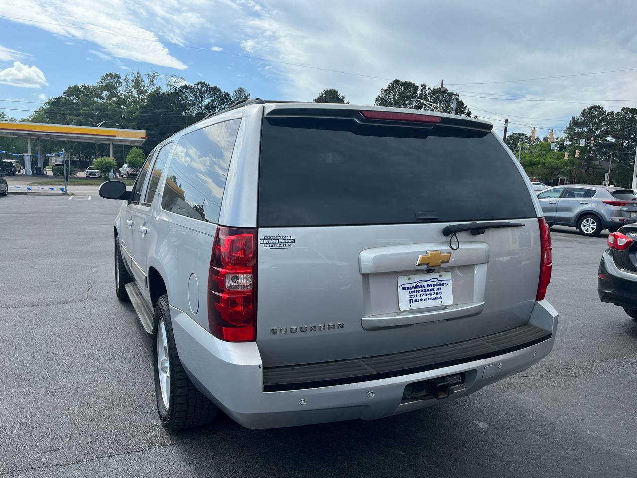 Chevrolet Suburban 2WD 4dr LT 2014