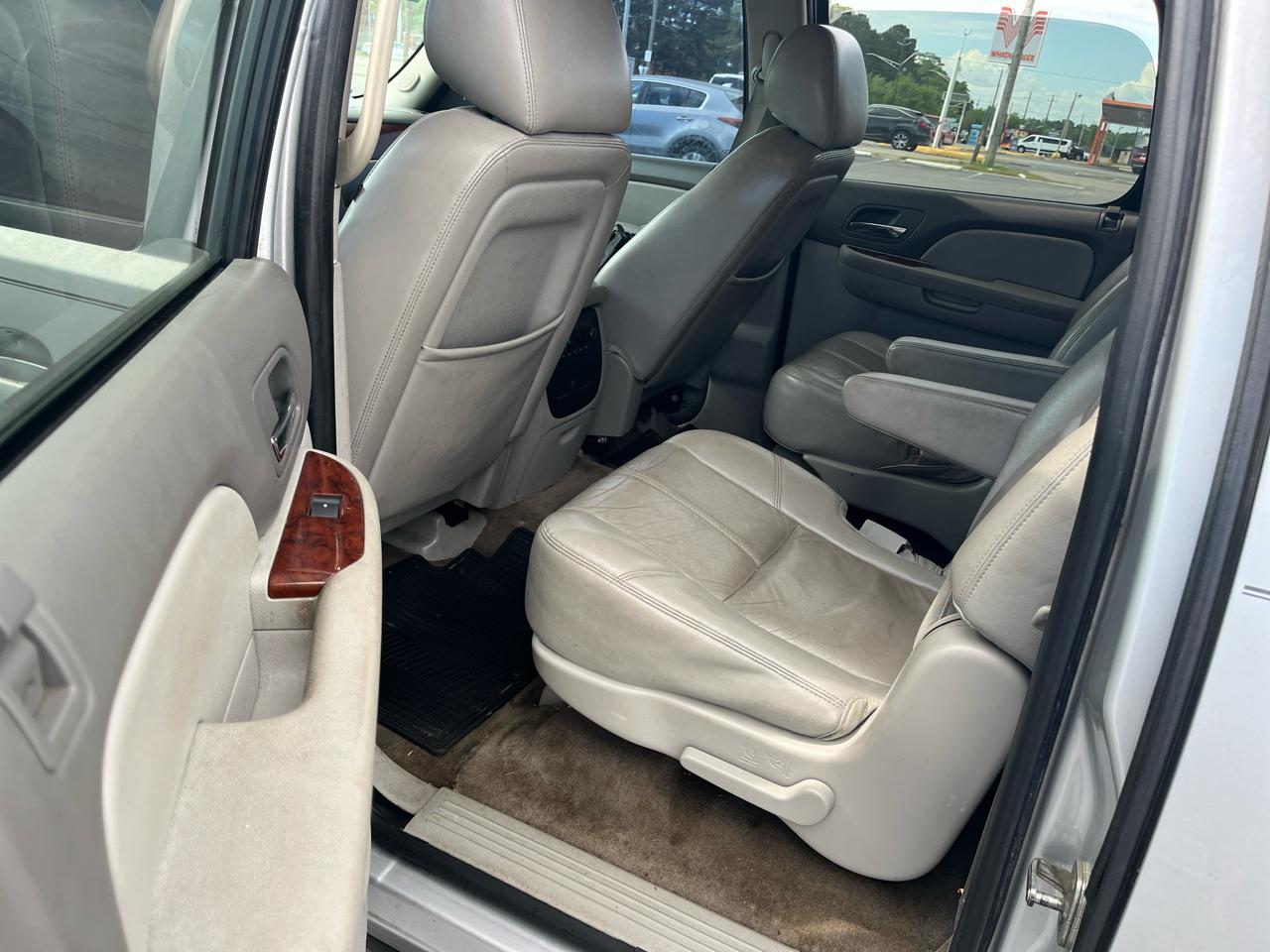 Chevrolet Suburban 2WD 4dr LT 2014