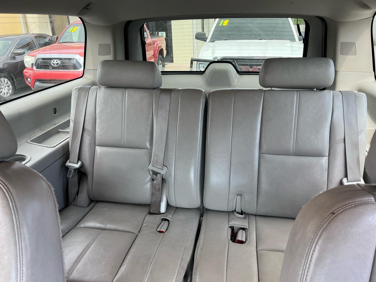 Chevrolet Suburban 2WD 4dr LT 2014