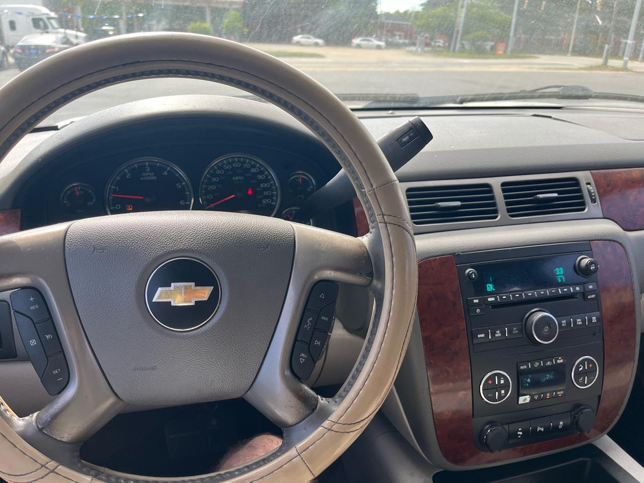 Chevrolet Suburban 2WD 4dr LT 2014