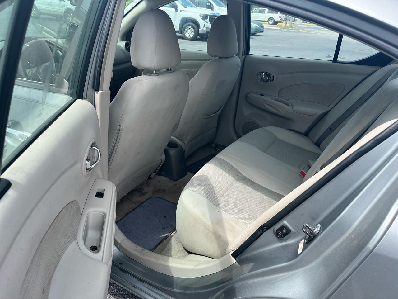 Nissan Versa 4dr Sdn CVT 1.6 SV 2013