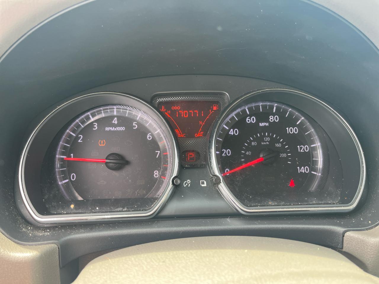 Nissan Versa 4dr Sdn CVT 1.6 SV 2013