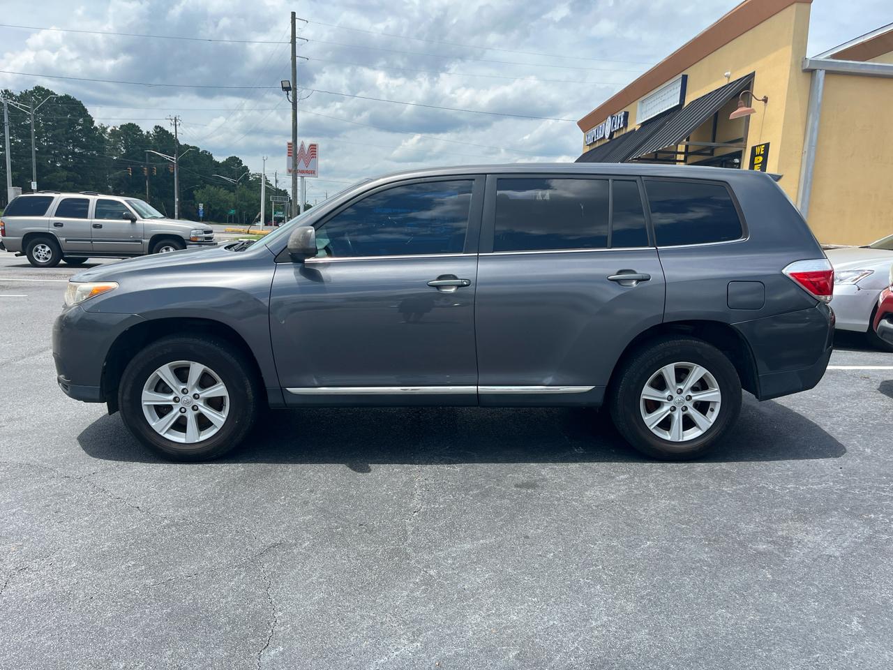 Toyota Highlander FWD 4dr I4 (Natl) 2013