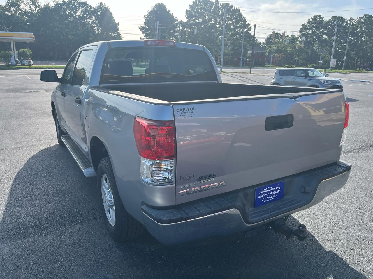 Toyota Tundra SR5 CrewMax 4.6L 2WD 2010