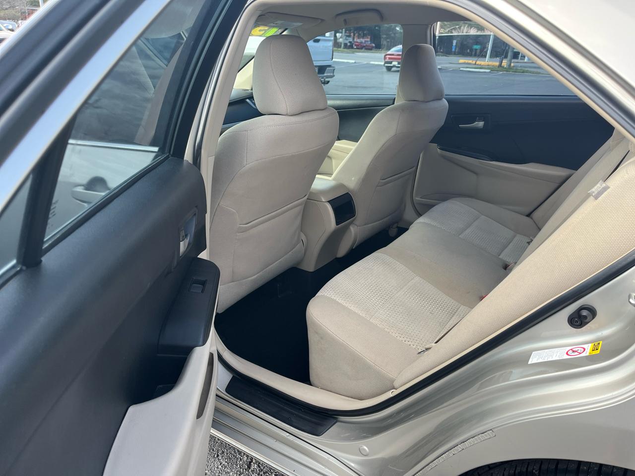 Toyota Camry 4dr Sdn I4 Auto XLE (Natl) 2013