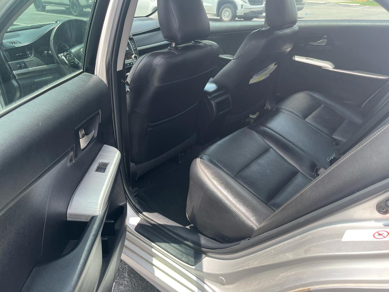 Toyota Camry 4dr Sdn I4 Auto XLE (Natl) 2013