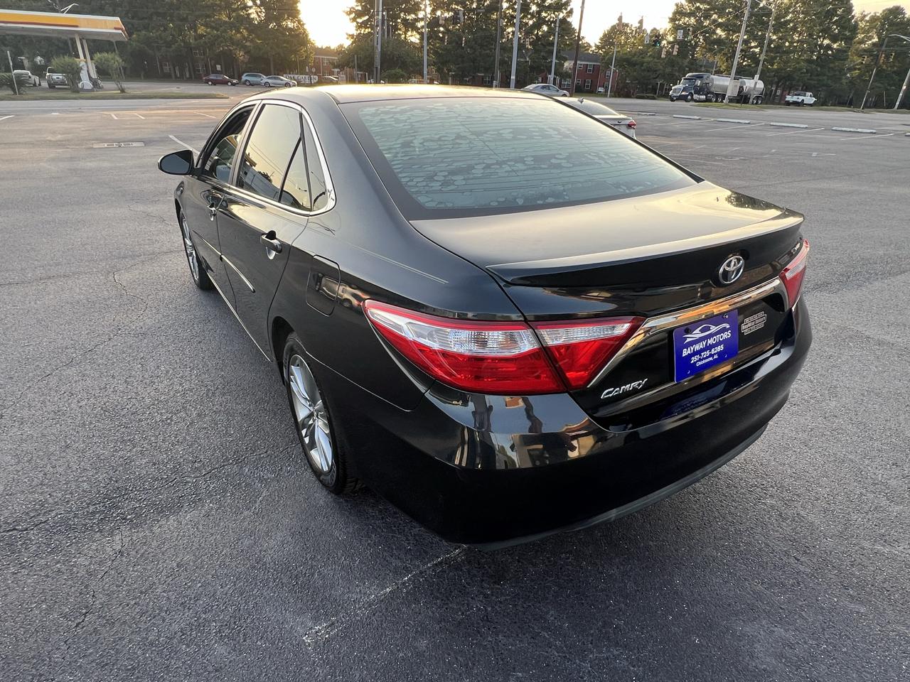 Toyota Camry 4dr Sdn I4 Auto XLE (Natl) 2015