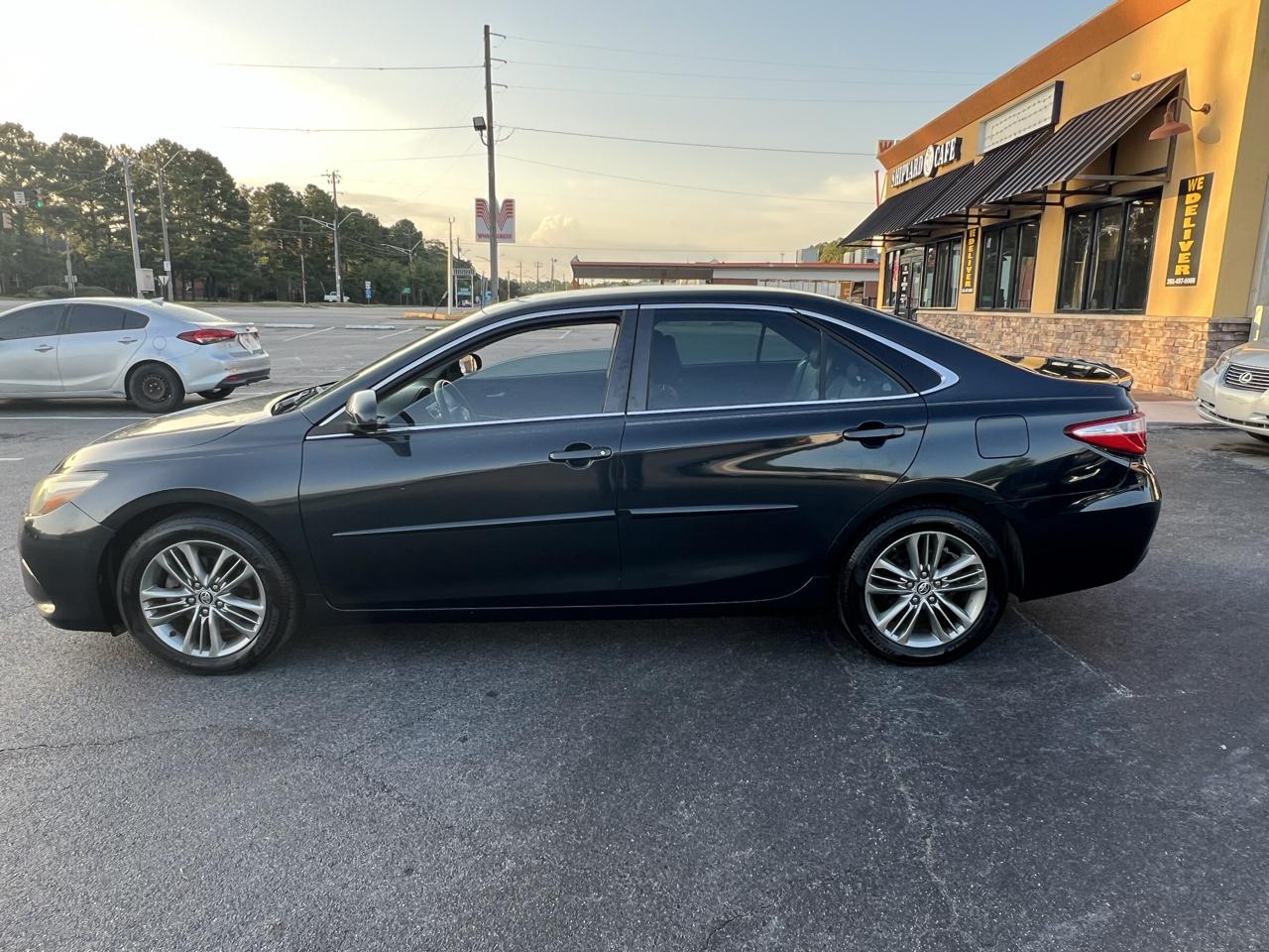 Toyota Camry 4dr Sdn I4 Auto XLE (Natl) 2015