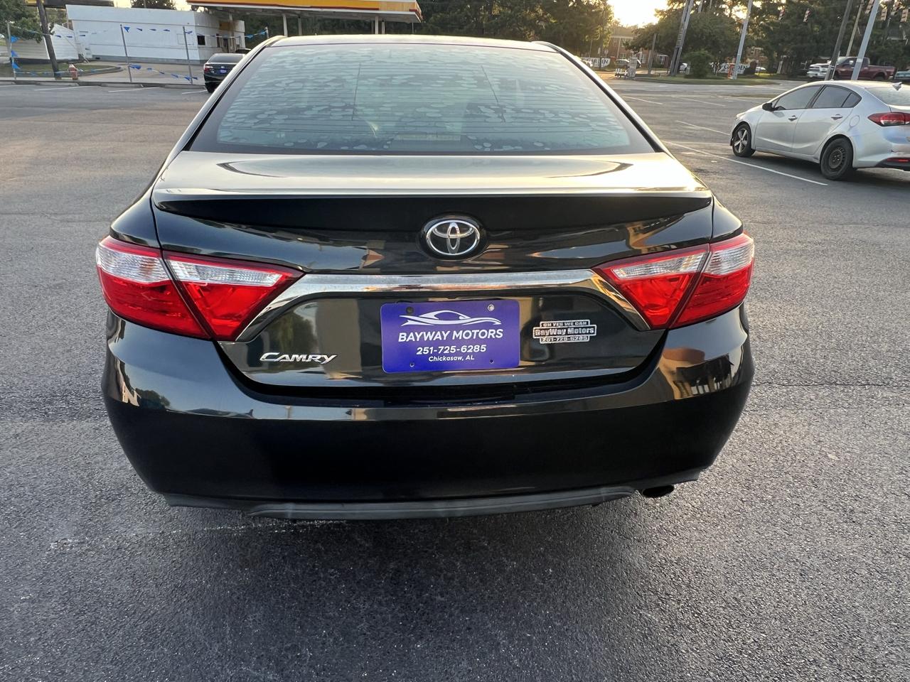 Toyota Camry 4dr Sdn I4 Auto XLE (Natl) 2015