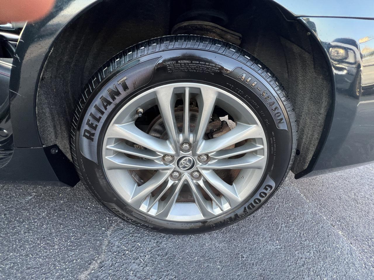 Toyota Camry 4dr Sdn I4 Auto XLE (Natl) 2015
