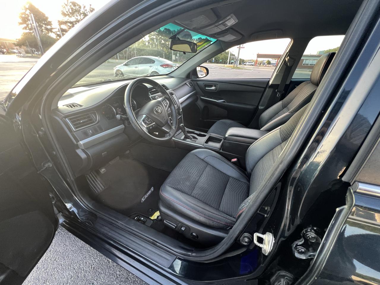 Toyota Camry 4dr Sdn I4 Auto XLE (Natl) 2015