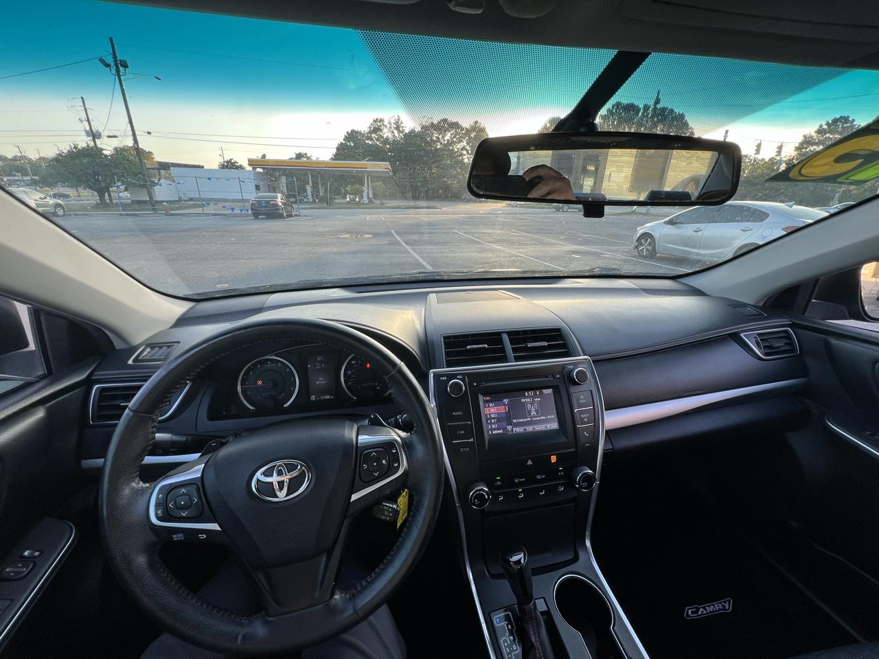 Toyota Camry 4dr Sdn I4 Auto XLE (Natl) 2015