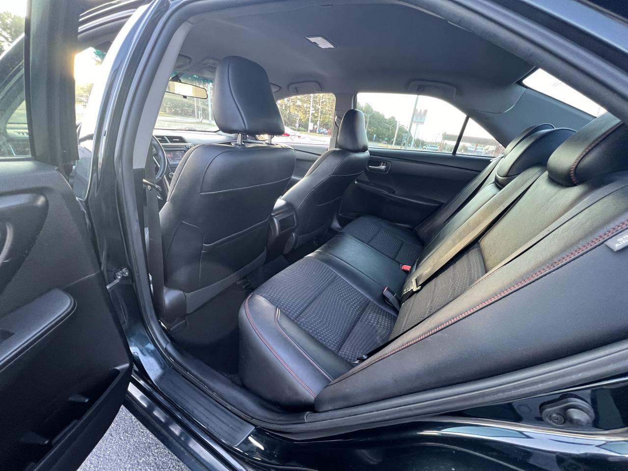 Toyota Camry 4dr Sdn I4 Auto XLE (Natl) 2015