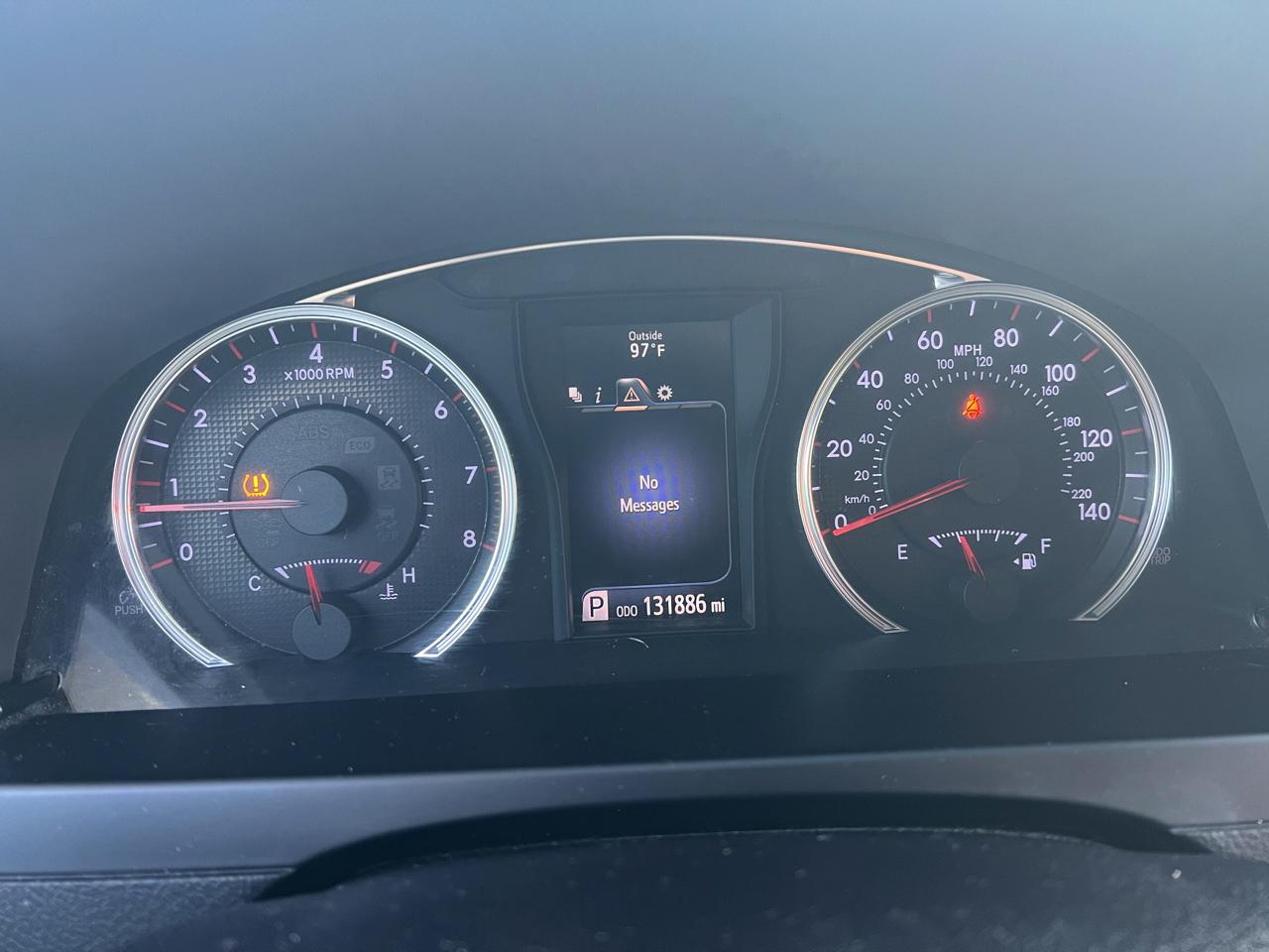 Toyota Camry 4dr Sdn I4 Auto XLE (Natl) 2015