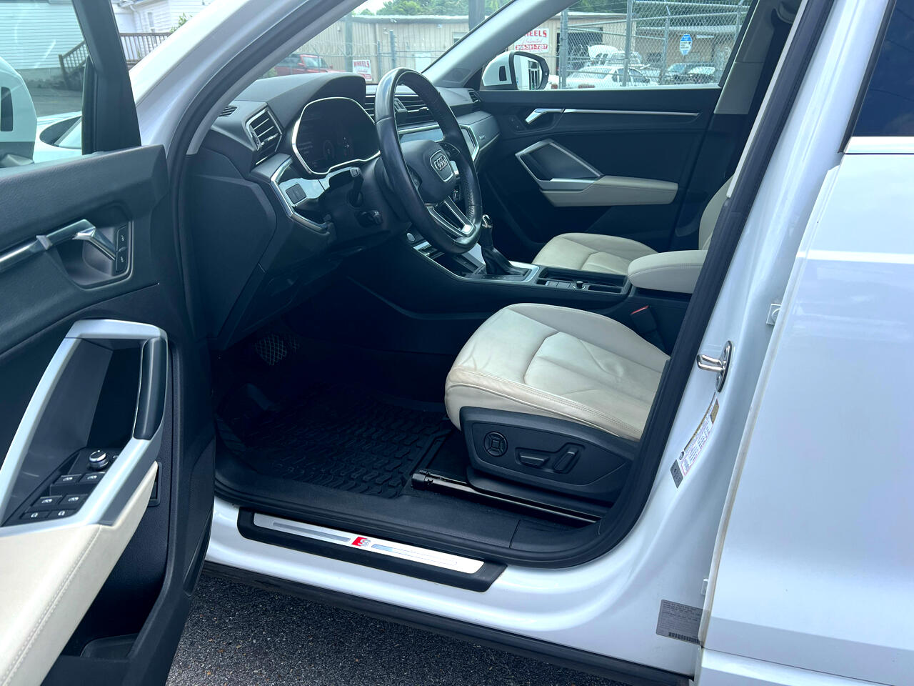 Image 7 of 2020 Audi Q3 S line Premium Plus 45 TFSI quattro