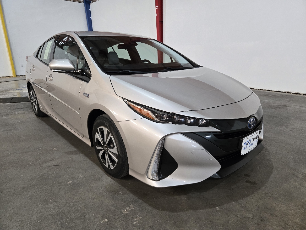 2017 Toyota Prius Prime Plus (Natl)