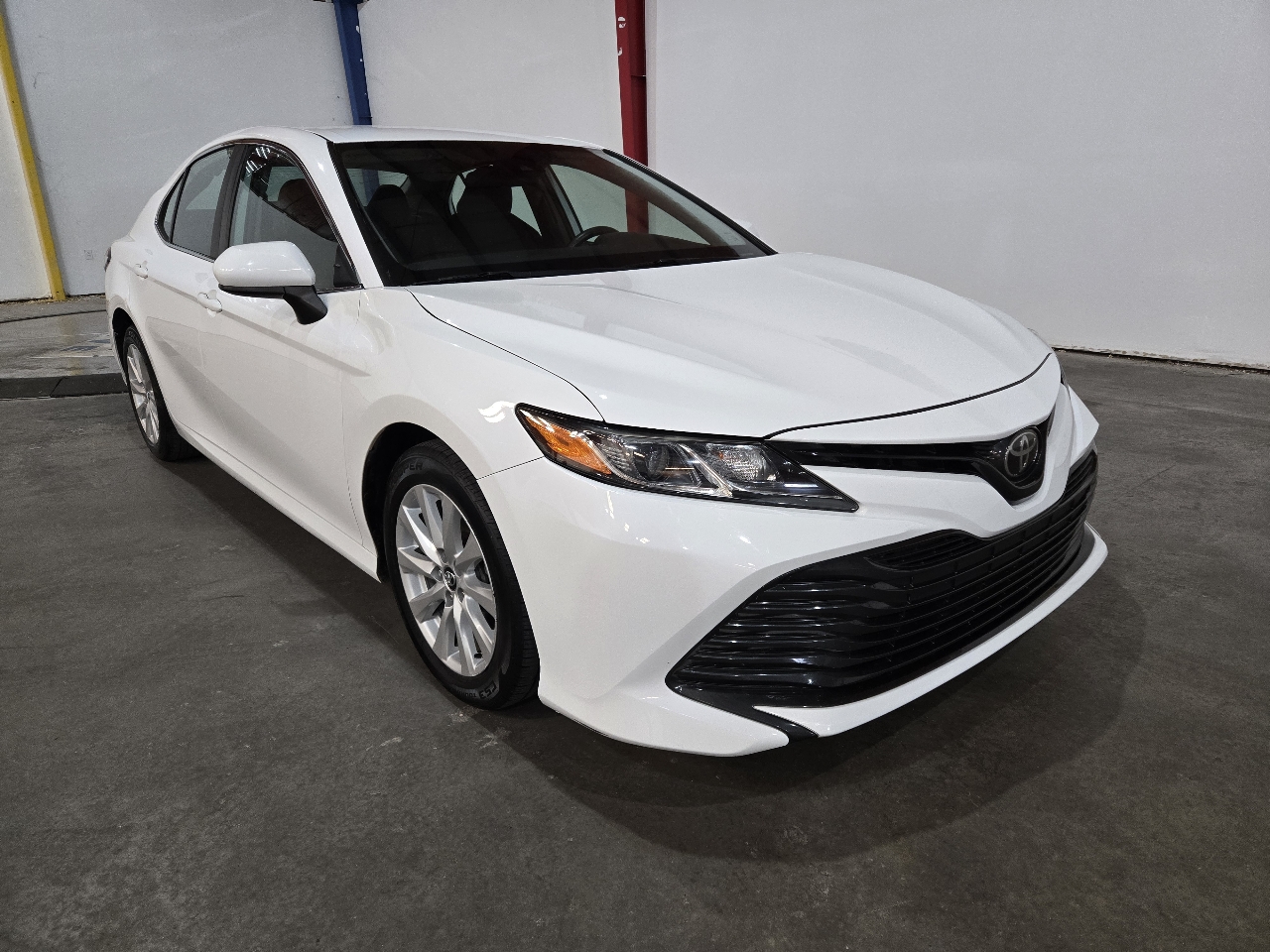 2019 Toyota Camry LE Auto (Natl)