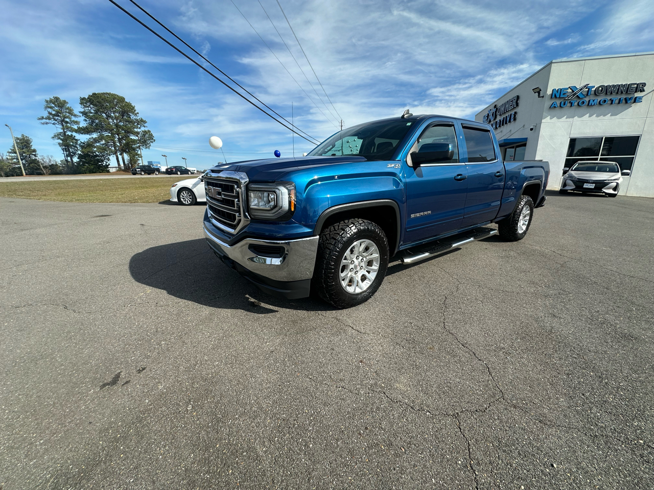 2017 GMC Sierra 1500 4WD Crew Cab 143.5" SLE