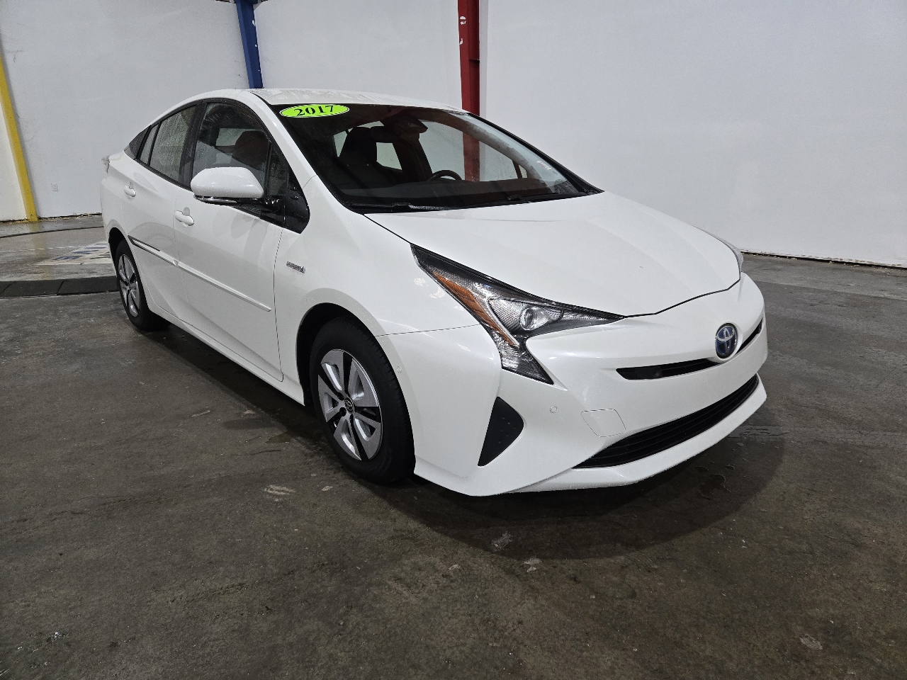2017 Toyota Prius Two (Natl)
