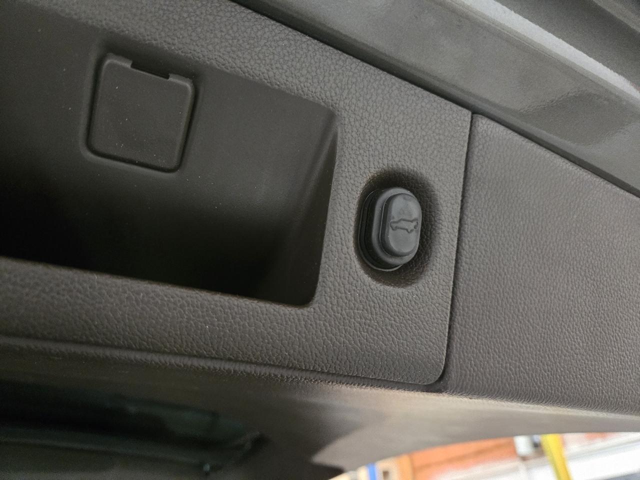 GMC Yukon 4WD 4dr Denali 2018