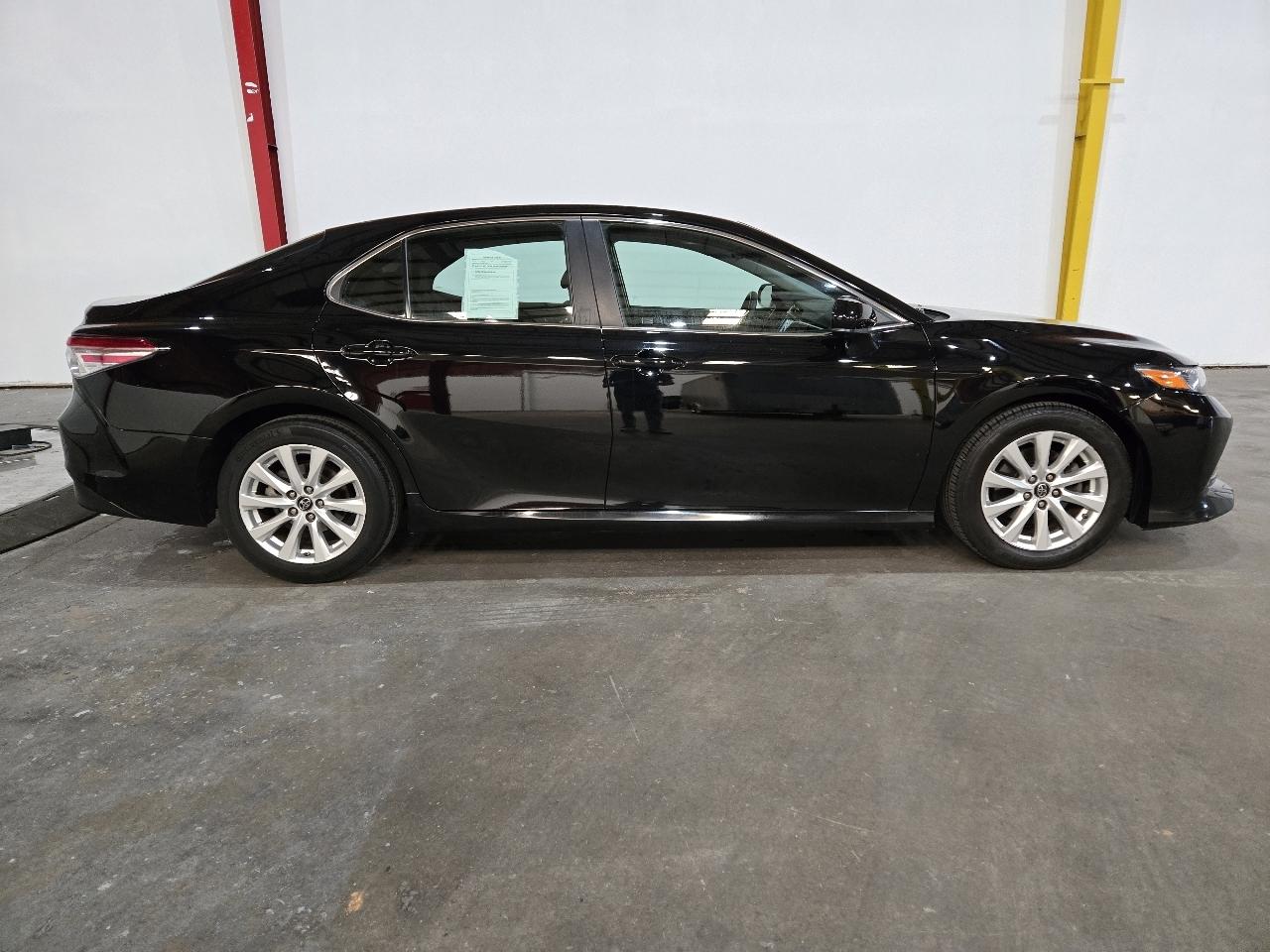 Toyota Camry XLE Auto (Natl) 2018