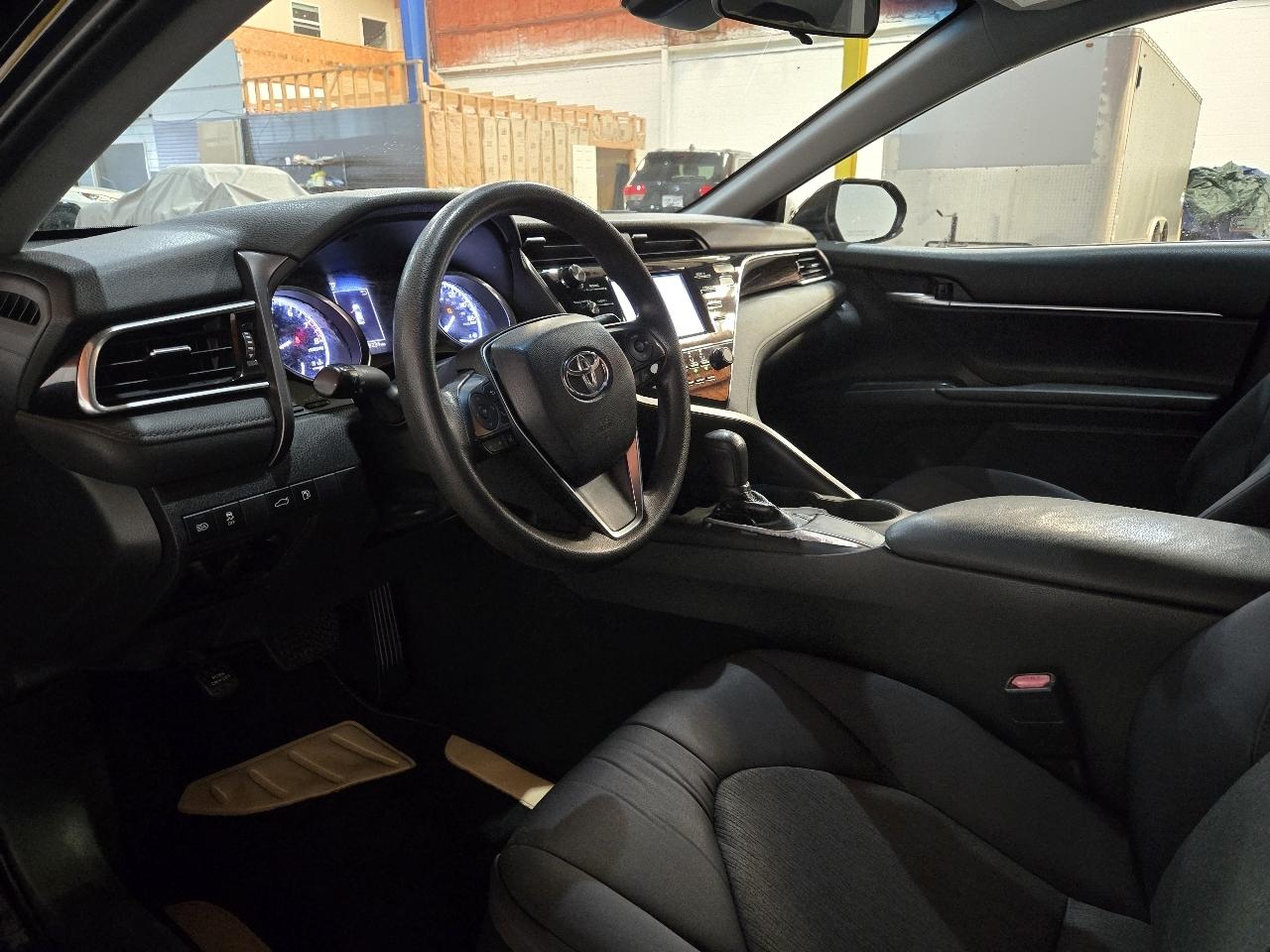 Toyota Camry XLE Auto (Natl) 2018