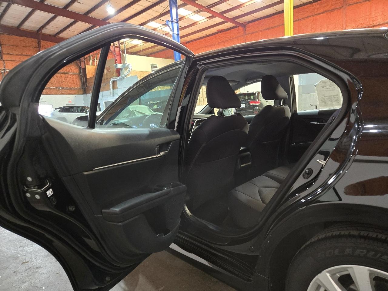 Toyota Camry XLE Auto (Natl) 2018