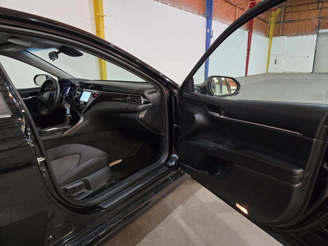 Toyota Camry XLE Auto (Natl) 2018